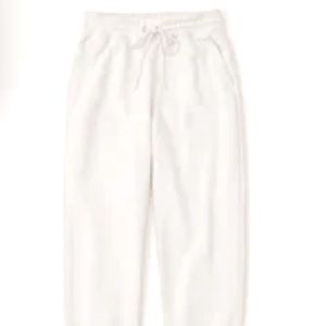 Abercrombie & Fitch Essential Sunday Sweatpant